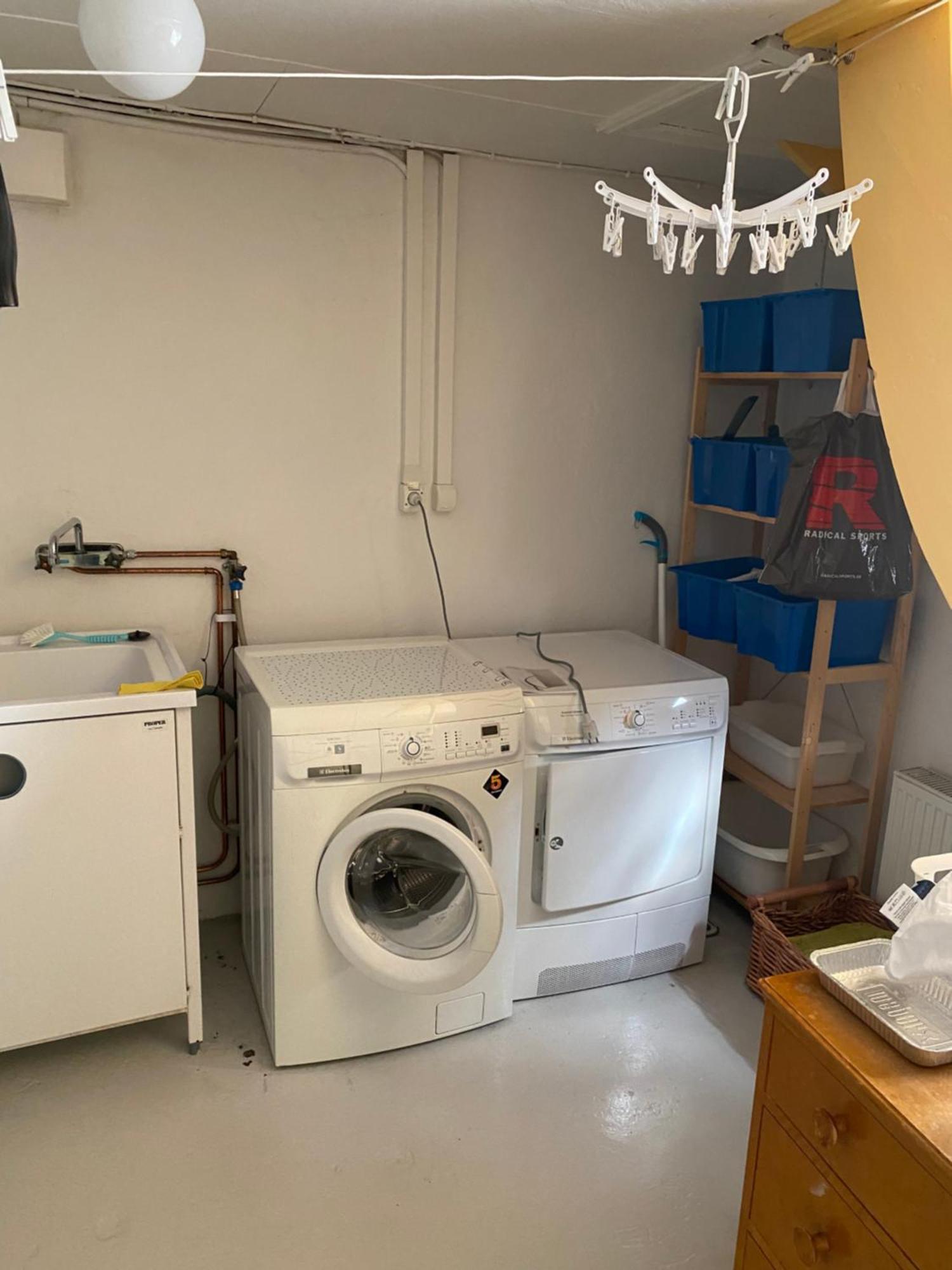 Solhyddan, Tvarumslaegenhet I Naera Havet Appartement *